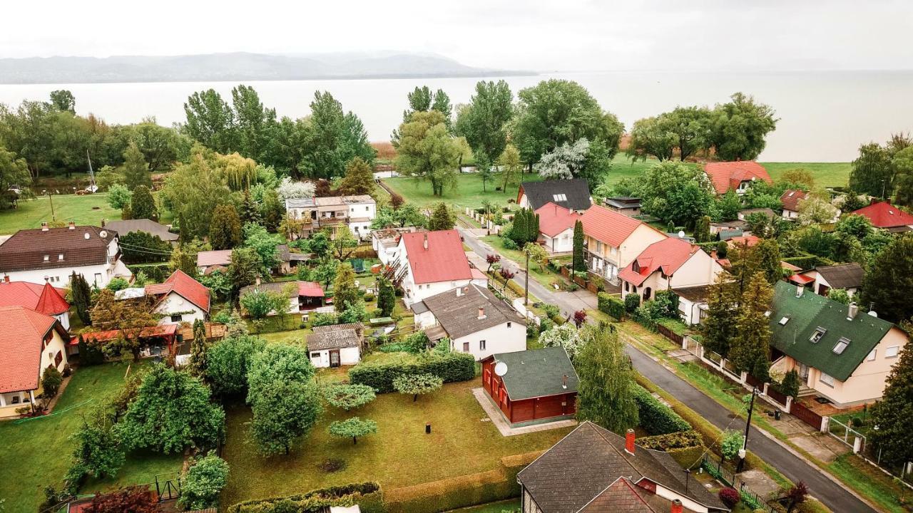 Lake House Farsang Balatonberény Extérieur photo