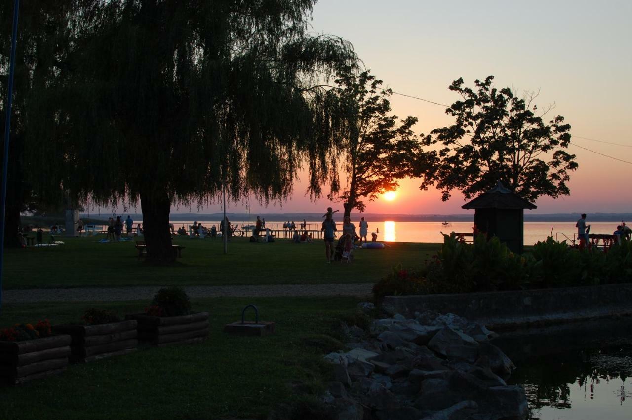 Lake House Farsang Balatonberény Extérieur photo